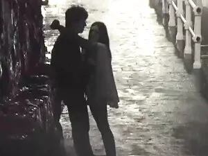 Ela está quero assis ...